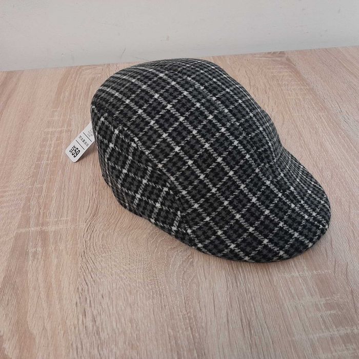 Nowa czapka z płaskim daszkiem, Retro/krateczka biało-szara/ 59 cm CKV
