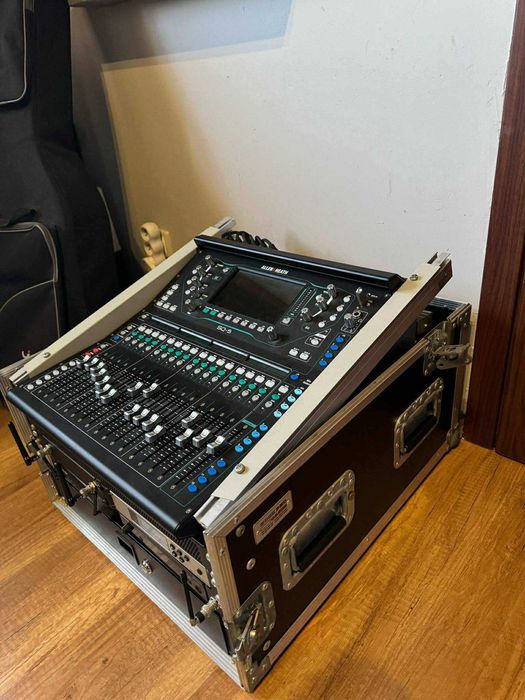 Case Rack 5U z mechanizmem kątowym  + szuflada 2U