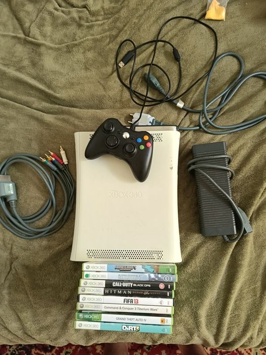 Xbox 360 + диски та жорсткий диск