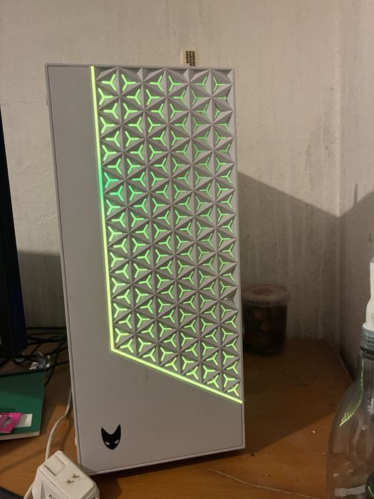 Torre ryzen 5  Rtx5060