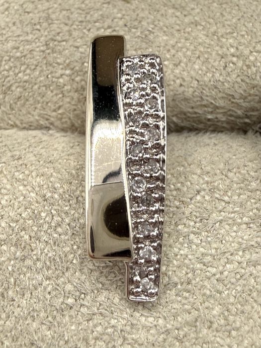 Złote kolczyki z diamentami 0,15ct