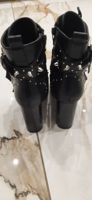 Śliczne Buty z ćwiekami. Nowe . Rozmiar 36