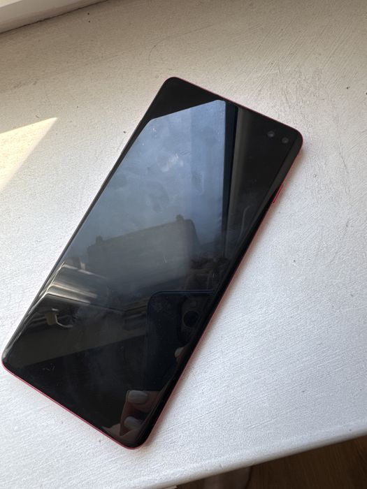 Продам samsung s10+
