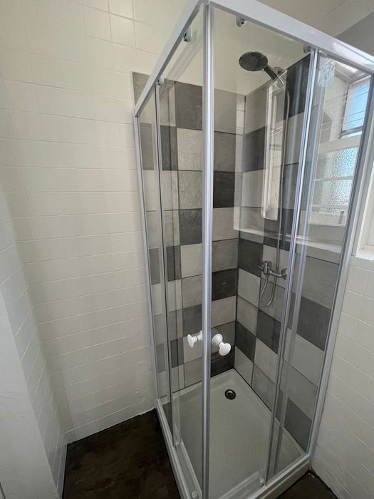 Quarto com casa de banho privativa - PORTO