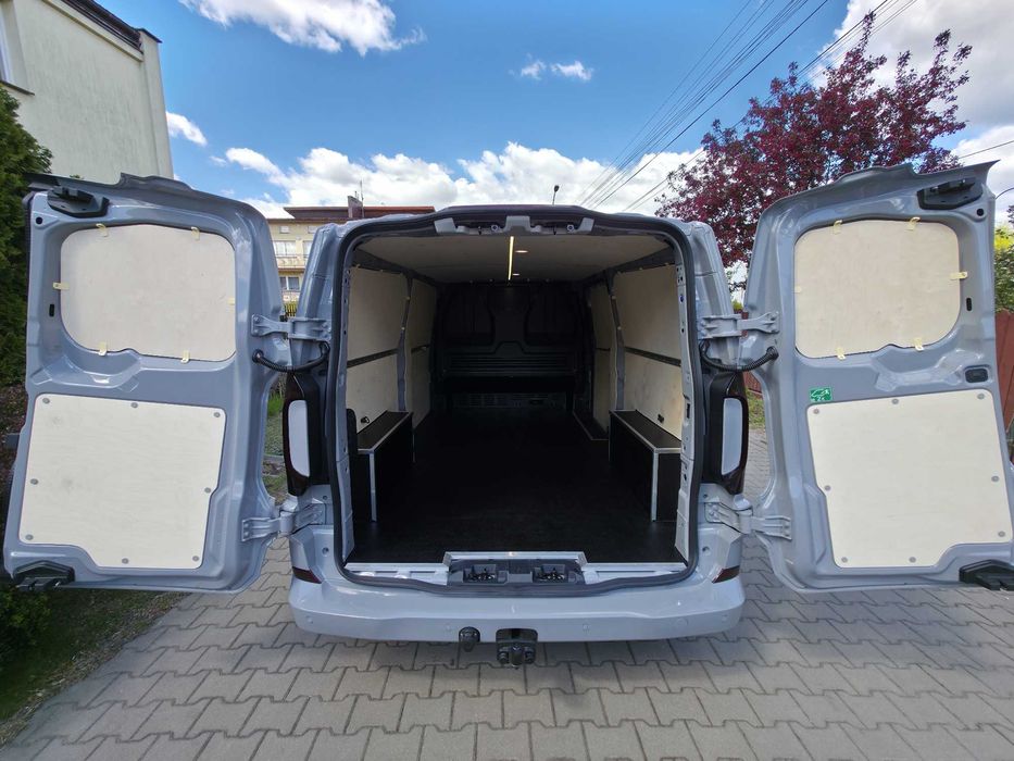 Zabudowa zabezpieczenie ze sklejki Volkswagen Transporter van