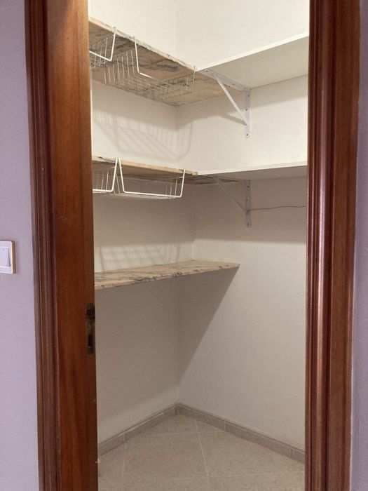 Quarto em T2 para arrendar