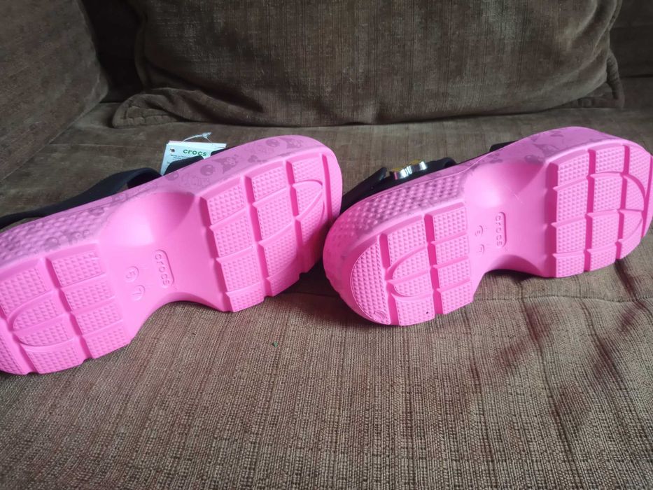 Crocs Stomp Sandal Hello Kitty & Friends, My Melody & Kuromi 37-38 W7