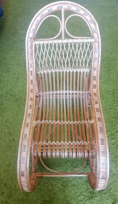 Fotel bujany dziecięcy wiklinowy