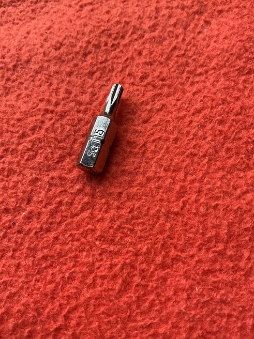 біта Torx T15 (зірочка) для викрутки або шурупокрута.Виготовлена з інструментальної сталі S2, що забезпечує високу міцність та зносостійкість