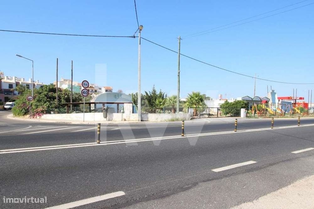 Excelente oportunidade de negócio na EN 125, Guia, Albufeira!