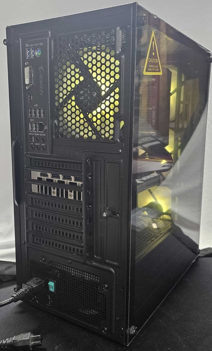 Komputer do gier Ryzen 5 5500 RTX 5060 32GB RAM 512 GB NVMe Win 11 GW