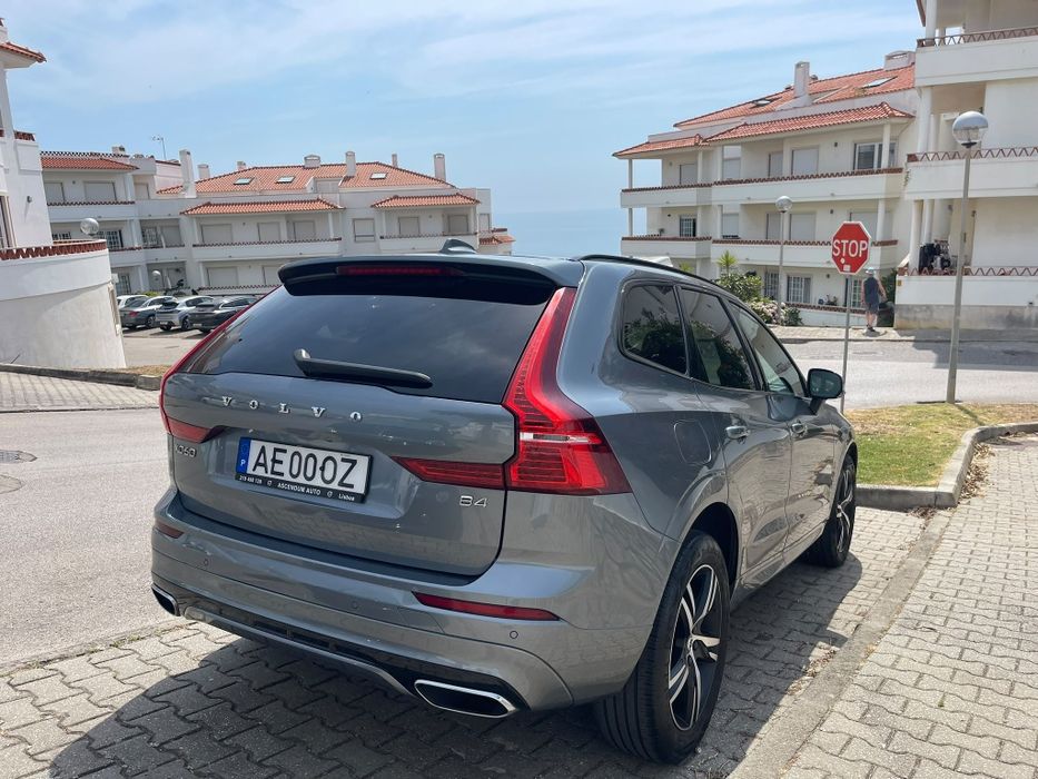 Volvo XC60 B4 Híbrido Gasóleo R-Design | Dez 2020 | 96.000 km | 1º Dono
