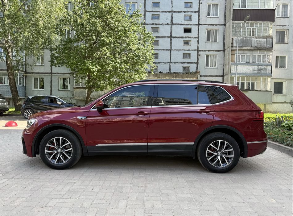 Volkswagen Tiguan Allspace R-Line 2.0 бензин 2018 року