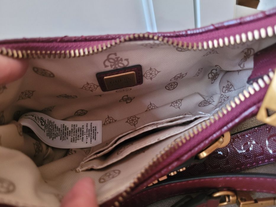 Torebka Torebeczka Damska Guess Aveta Mini