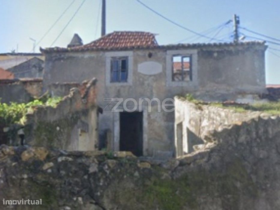 Terreno 350m2 com projeto aprovado para três moradias