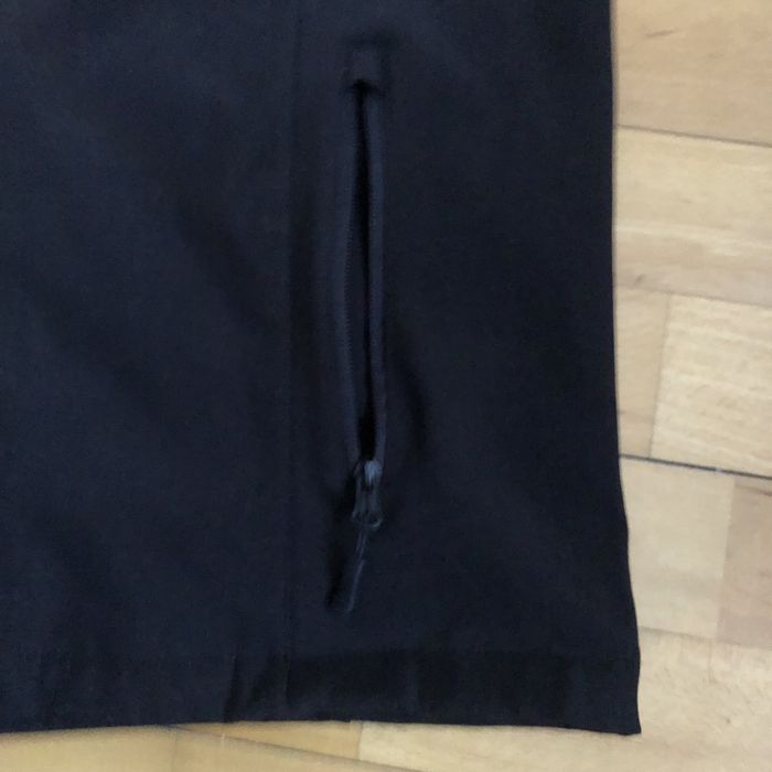 Czarny softshell