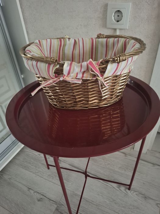 Великодня корзина,кошик  для пікніка.