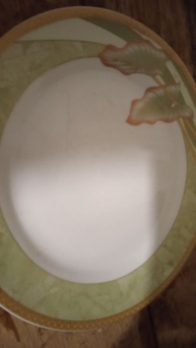 Шесть штук, комплект тарелки