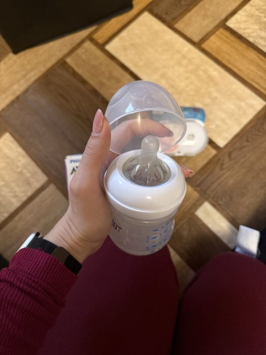 Пляшечки  Philips Avent  2 шт + подарунок пустушка