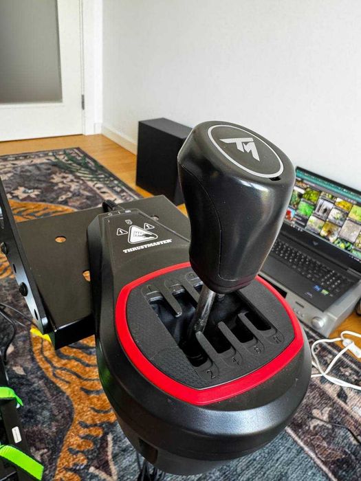 Volante Thrustmaster T300 Ferrari Alcantara Edition PS5 / PS4 / PS3 / PC