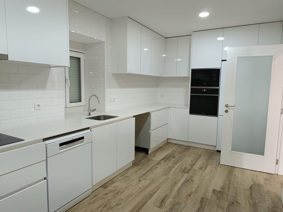 Fazemos Limpeza de  casas, apartamentos, escritórios.