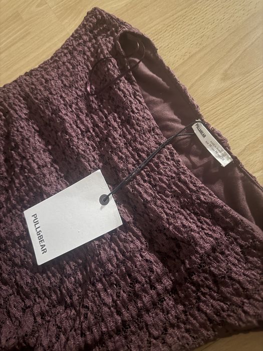 Bordowa sukienka pull&bear