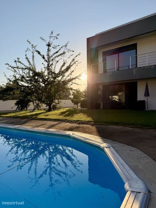 Moradia Independente | T5 | 1.200 m² de Terreno | 20 Minutos do Porto