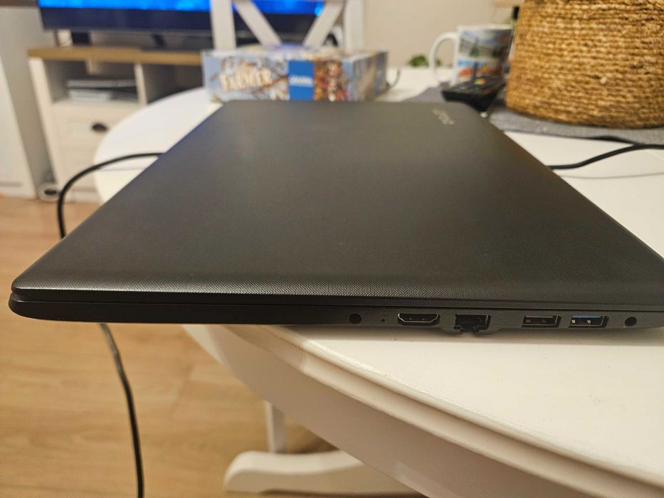 Laptop firmy Lenovo