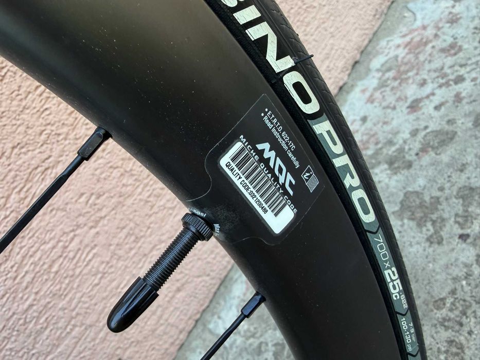Rower szosowy Ridley Helium SLX Disc, koła carbon, Sram Rival eTap