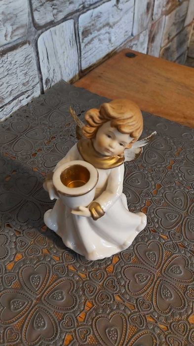 Piękny porcelanowy anioł aniołek na świeczkę. Stan bardzo dobry