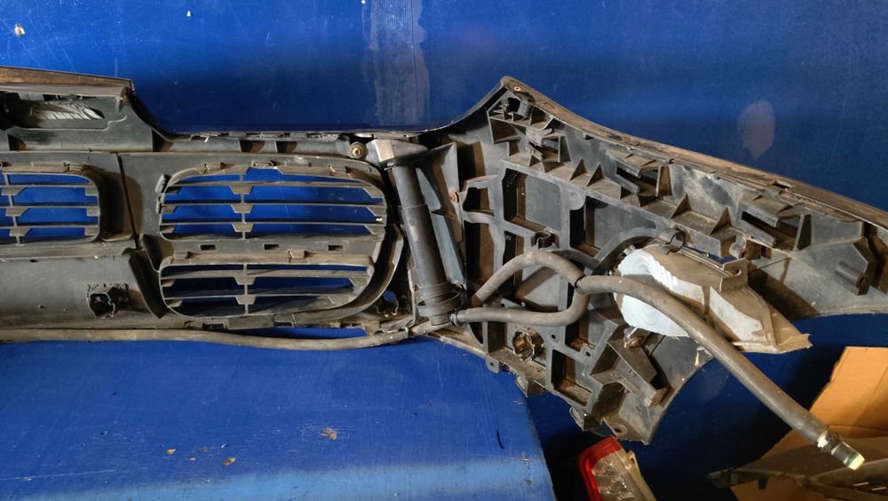 Porsche Cayenne 7L5 zderzak przedni przód kratki spryski oryginał