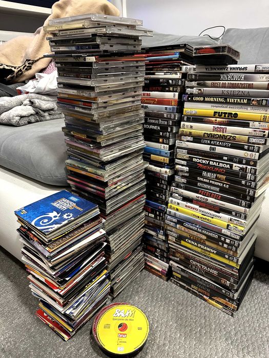 Zestaw ponad 330 płyt DVD, CD i VCD, zestaw DVD, pakiet filmów