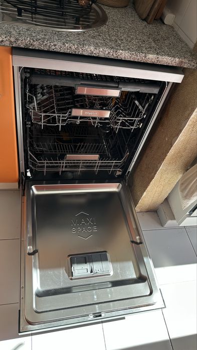 Máquina de Lavar Loiça WHIRLPOOL