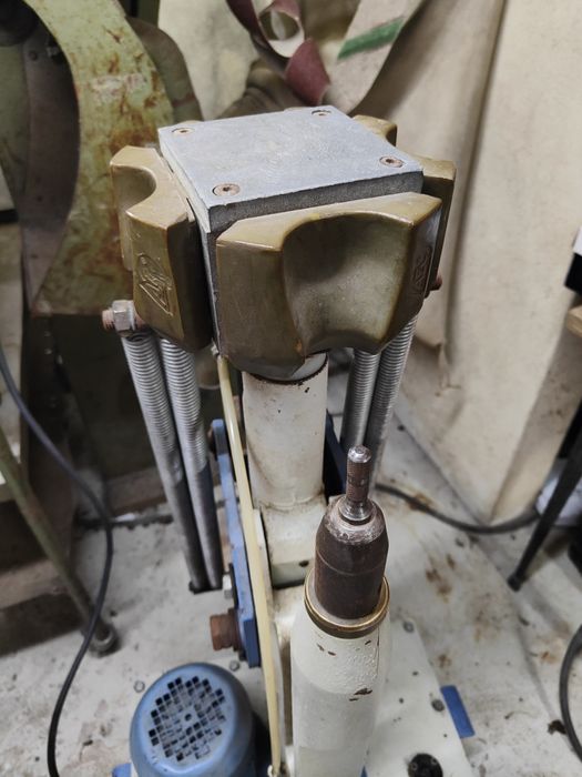 Máquina desenformar calçado