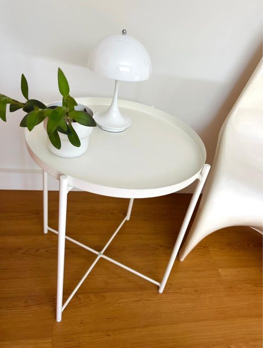 White Metal Side Table / Accent Table64738943188611121