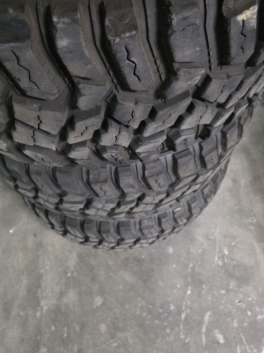5 pneus 285/75R16 Cooper Discoverer STT Pro