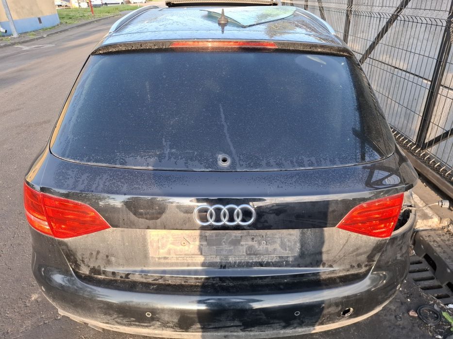 Audi a4b8 klapa .drzwi