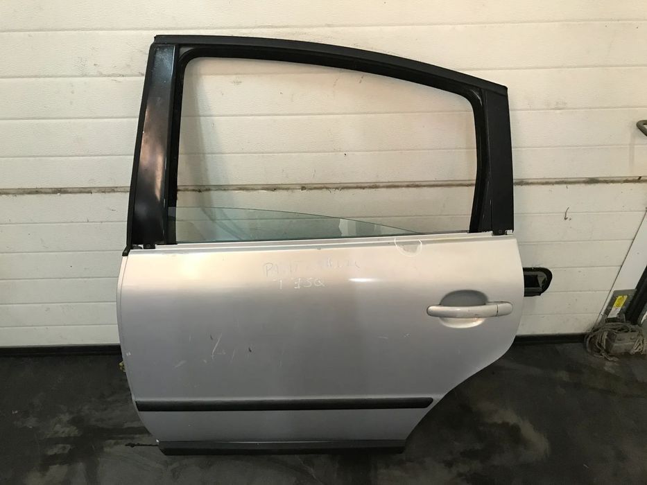 PORTA VOLKSWAGEN PASSAT B5 96-00 - TRAS ESQUERDA / TRAS DIREITA