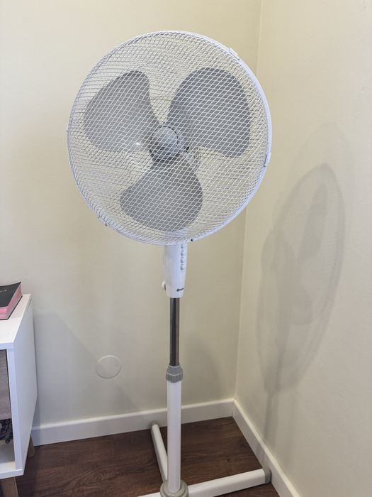 Ventoinha de Pé HomePluss 45W – 3 Velocidades