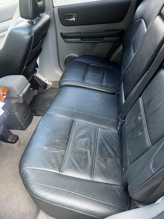 Автомобіль Nissan X-Trail, 2005 року випуску