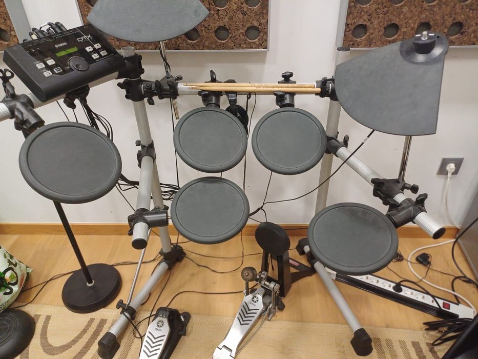 Bateria Eletrónica Yamaha DTX500K Nova – DTX500 + Pedais