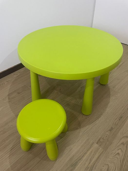 Mesa e banco, criança64741009551235121