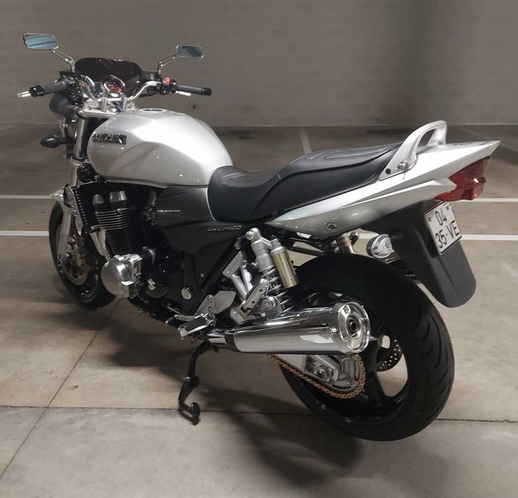 SUZUKI GSX 1400 (( 13,200 Kms )) Nacional