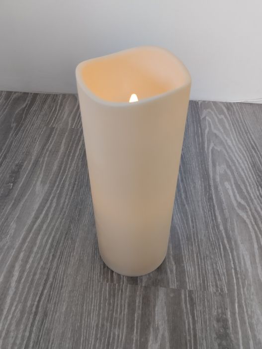 Большая светодиодная свеча, мерцающая