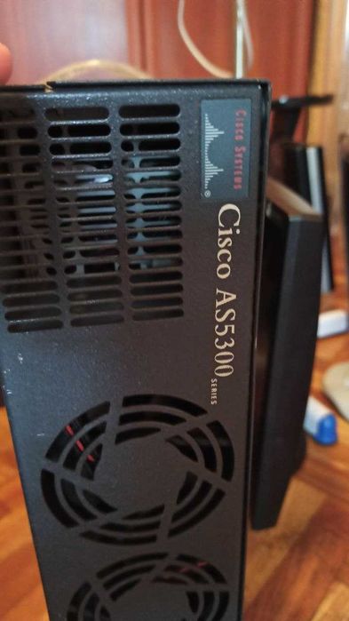 Коммутатор  циско  Cisco  AS5300  на запчасті.