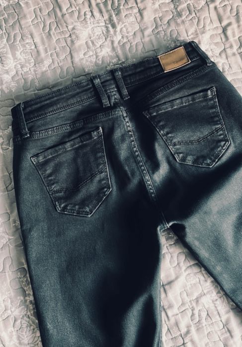 Spodnie jeansowe czarne CROSS 36