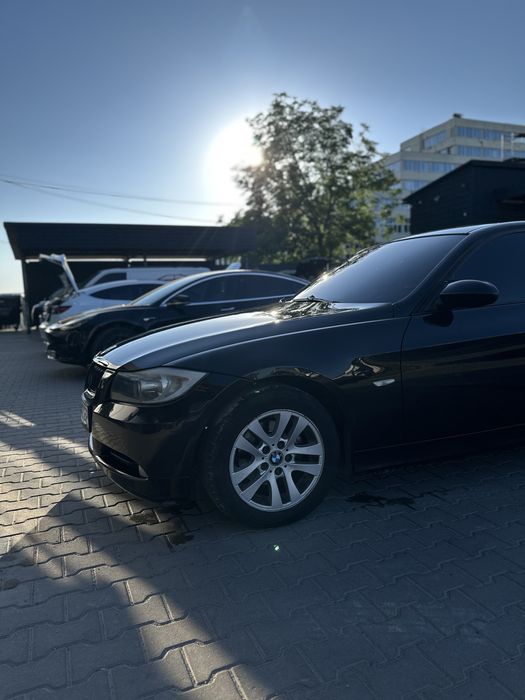 Продам bmw e90. 318.2.0