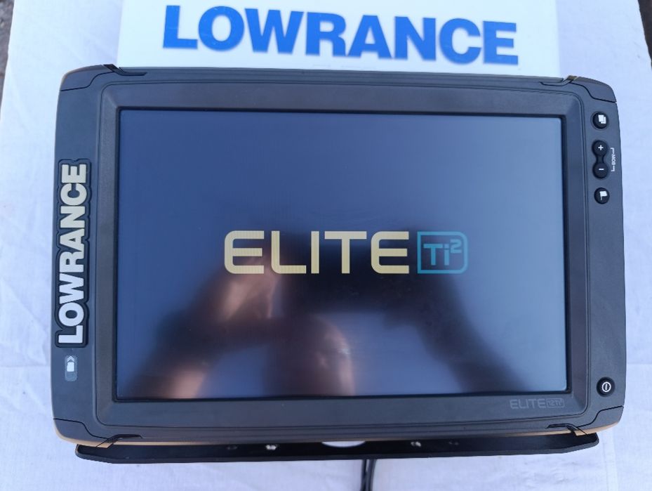 Lowrance 12 ti2  датчик Active Imaging 3in 1