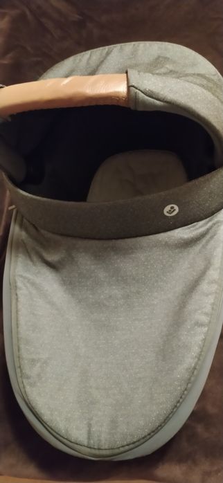 Gondola do SAMOCHODU Maxi Cosi Jade Isofix