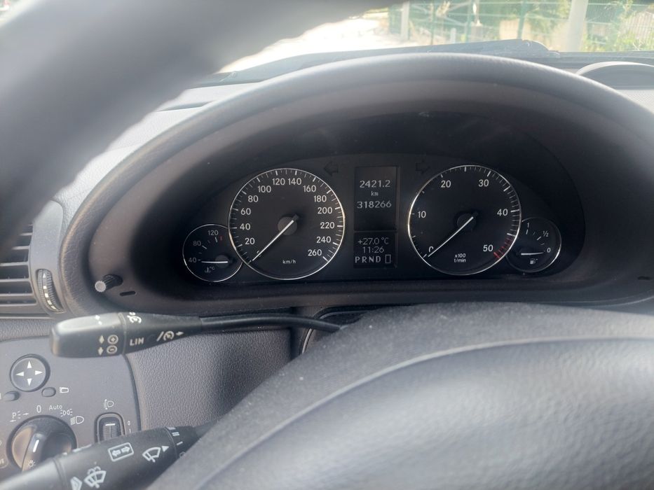 Vendo Mercedes  en ótimo estado de conservação  com caixa  automática